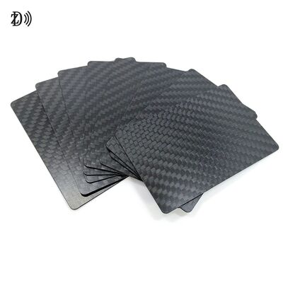 بطاقة عمل مخصصة من ألياف الكربون 3K بشعار من ألياف الكربون الحقيقية، بطاقة RFID NFC صغيرة بتردد 13.56 ميجاهرتز للفنادق والمدفوعات
